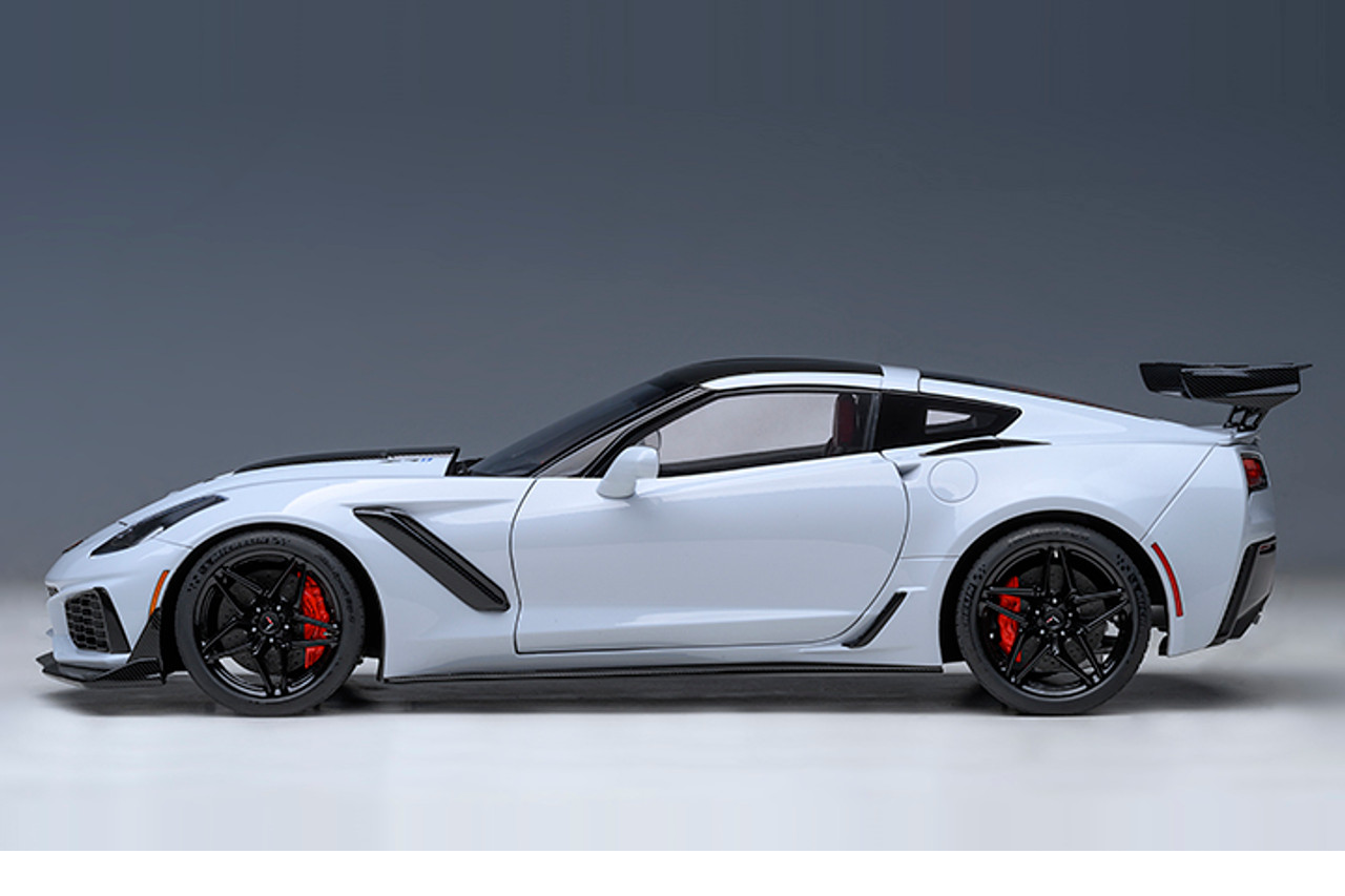 Chevrolet Corvette ZR1 1:18